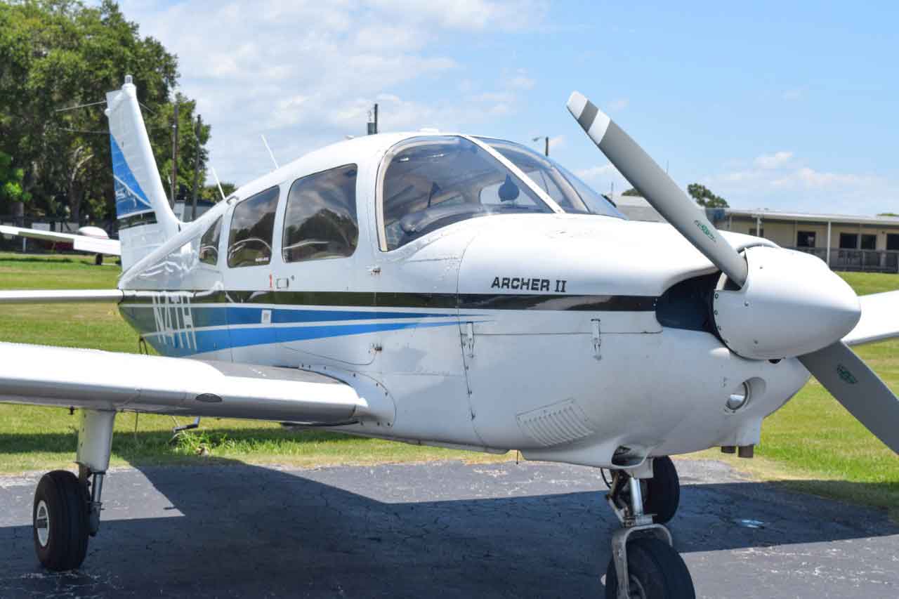 N4TH-exterior Piper Archer II N4TH