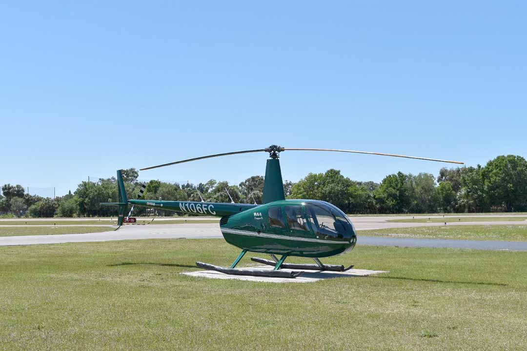 N106FC-Helipad Robinson R44 Raven II N106FC