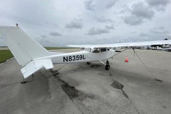 Cessna 1721 N8359L