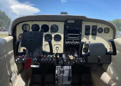 Cessna 172L N7198Q panel